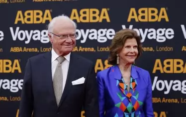 Шведското кралско семейство бе сред първите зрители, наред с популярни личности като Кайли Миноуг, Кийра Найтли и Софи-Елис Бекстър.