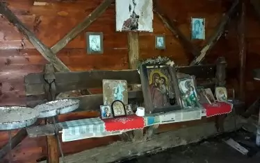 Параклисчето до Аязмото на Богородица.