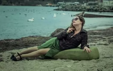  Алекс обича ироничните фотосесии сред природата.