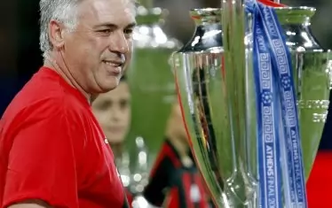 Анчелоти в по-ранните години на треньорската си кариера - начело на "Милан" след спечелването на Шампионската лига през 2007 г.