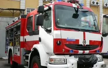 300 гости са били евакуирани при среднощен пожар в комплекс в Старосел