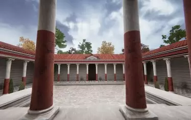  Колонадата на вътрешния двор в коринтски стил.