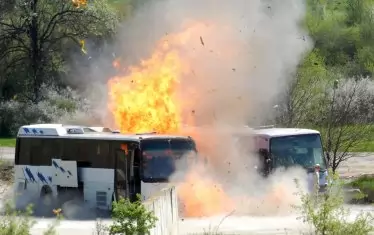 Следствен експеримент - възстановка на атентата. Два автобуса бяха взривени на полигон край Ихтиман през април 2013 г.