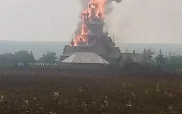 Ракети подпалиха уникална църква в Украйна