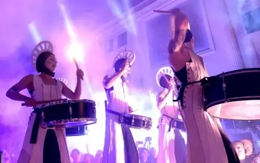 Зрелищно шоу на Close-Act Theatre – Нидерландия, се състоя в първата вечер от "Варненско лято" на площад  "Независимост".