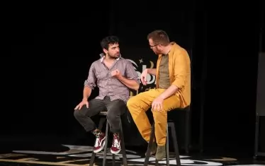 Звама от героите на Стоян и Христо в мъжки разговор.