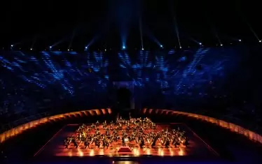  Арената по време на спектакъл.