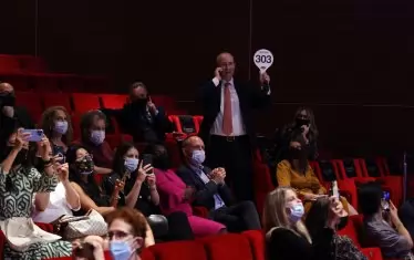 Неизвестен плати $103,5 млн. за Нобела на Дмитрий Муратов

