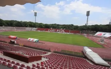 Същевременно "Спортфайв" предвижда пълното разрушаване на настоящия ст. "Българска армия" и изграждане на изцяло нова конструкция в границите на настоящата "чаша".