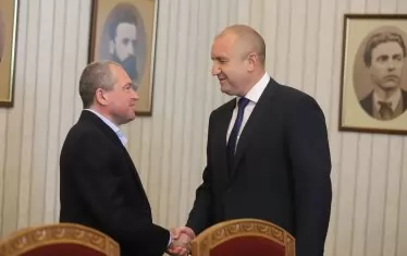 Тошко Йорданов и Румен Радев си размениха комплименти по време на разговора си.