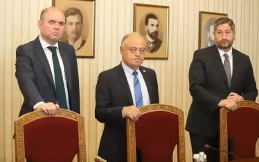 Водачите на ДБ бяха видимо изнервени.