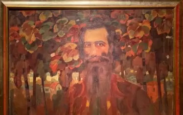 Много елементи в този автопортрет от 1921 г. сякаш са сгрешени — носът, очите, скулите… но Майстора го цени високо като първи опит да надмогне обичайната за дотогавашните си потрети реалистична прилика.