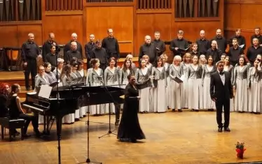 Църковната музика дава сили и енергия на учителя.