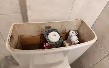 Най-честата причина за теча е повреда в механизма на казанчето на чинията.