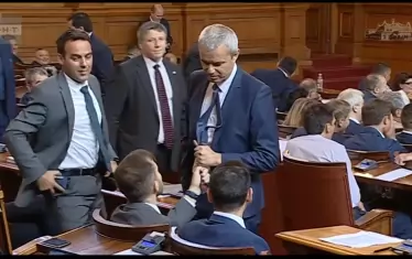 Само кандидатите за президент на "Възраждане" и ДПС са неясни