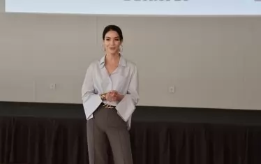 Актрисата Кристина Верославова, организатор на курса.