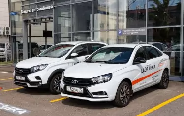 Продажбите на нови коли в Русия се сринаха с над 83%
