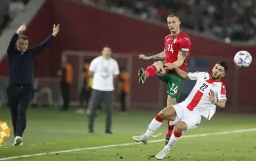 Френският селекционер на грузинския тим - Вили Саньол (вляво), в прав текст заяви след мача в Тбилиси горчивата истина за жалката игра на българските национали.