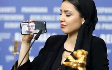 Иран арестува световноизвестни режисьори за протест