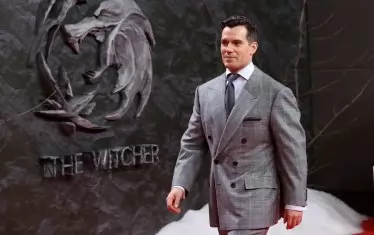  Хенри Кавил