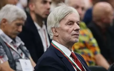 През юни 2022 г. Михов участва в учредителния конгрес на партия "Български възход".