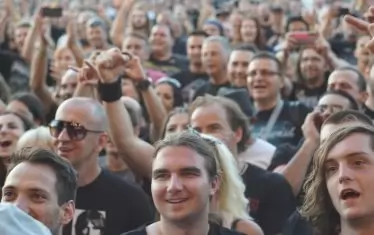 Публиката посрещна с ентусиазъм не само Within Temptation, но и подгряващите групи преди това.