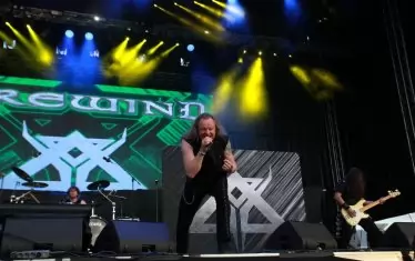 Момент от концерта на Firewind.