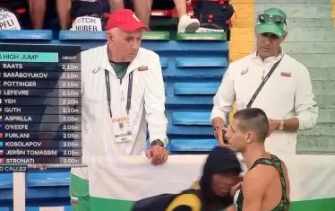 Божидар Саръбоюков и треньорът му Дмиитър Карамфилов (вляво)