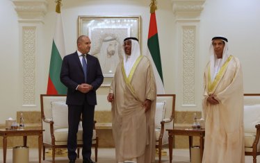 Държавният министър на ОАЕ посрещна Радев в Абу Даби