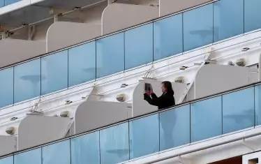 Круизният кораб "Корал Принцес" беше закотвен миналия месец под карантина в австралийски води, след като 114 души екипаж и четирима пътници се заразиха с COVID-19.