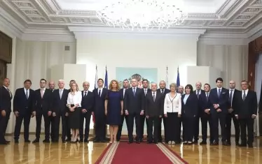 Радев започна управлението си с критики към "Промяната"