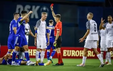 Колкото и от "Лудогорец" да недоволстват срещу рефера Беноа Бастиен, французинът не е главната причина за отпадането им от Шампионската лига.