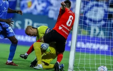 Николай Михайлов по време на нещастния за него мач срещу "Хамрун Спартанс".