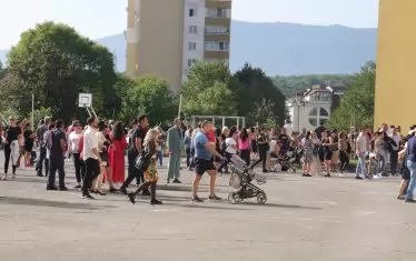 Учениците ще учат само 2 дни тази седмица