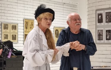 Актрисата директор с композитора Мишо Шишков.