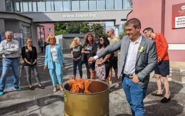 Няма пари за кебапчета, няма и ум за идеи - политици омайват народа II