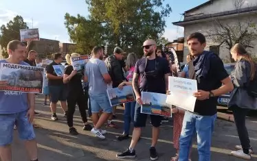 Протест и контрапротест заради "Брикел" разбуниха Гълъбово