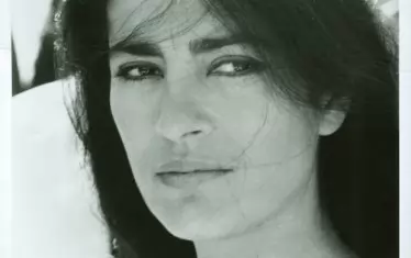 През 1971 г. играе хубавата Елена от Троя във филма на Михалис Какоянис "Троянските жени".