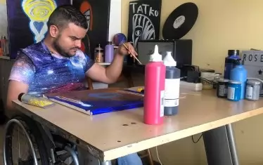 В ателието на Росен Карамфилов.