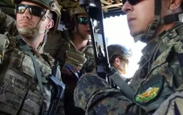 Години наред вече български и американски военни правят съвместни учения, които приличаха повече на присъствие и игра. Сега нещата изглеждат много по-сериозни и истински с многонационалната бойна група.