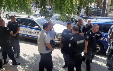 Общо 50 служители ще патрулират на територията на Каравелово, Слатина и Богдан.