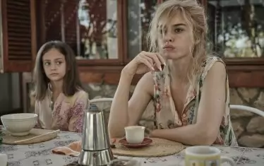  Касия Смутняк в "Колибрито".