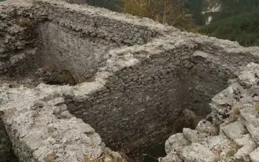 Още едно доказателство колко здрави и устойчиви на времето са стените на Устра.