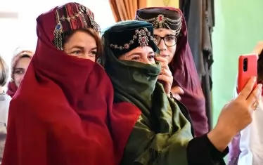  В Сьогют, работилница за производство на исторически костюми. 