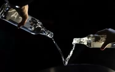 Властта в Русия реши да вдигне цената на водката