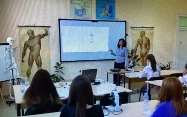 Макетите на човешкото тяло помагат за уроците по биология в СУ "Хр. Ботев" във Враца.