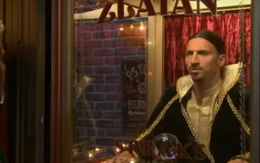 Ибра в ролята на оракул, който предрича на телевизионния водещ Джеймс Кордън по време на скеч за "Късното късно шоу" по CBS.