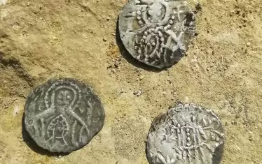  Сребърни монети на последните български царе Иван Александър и Иван Шишман.