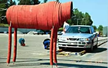 Един от първите краш тестове с макета на лос в естествена големина.