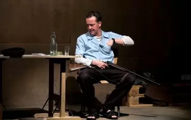 В моноспектакъла "Караконджул" по Николай Хайтов.